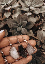 Load image into Gallery viewer, Natural Crystal Quartz Diffusing Necklace
