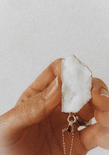 Load image into Gallery viewer, Natural Crystal Quartz Diffusing Necklace