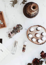 Load image into Gallery viewer, Walnut Essential Oil Wood Slice Organizer