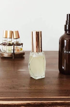Load image into Gallery viewer, Essential Oil Geo Bottle Spray