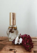 Load image into Gallery viewer, Essential Oil Geo Bottle Spray