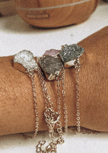 Load image into Gallery viewer, Crystal Stone Diffusing Bracelet